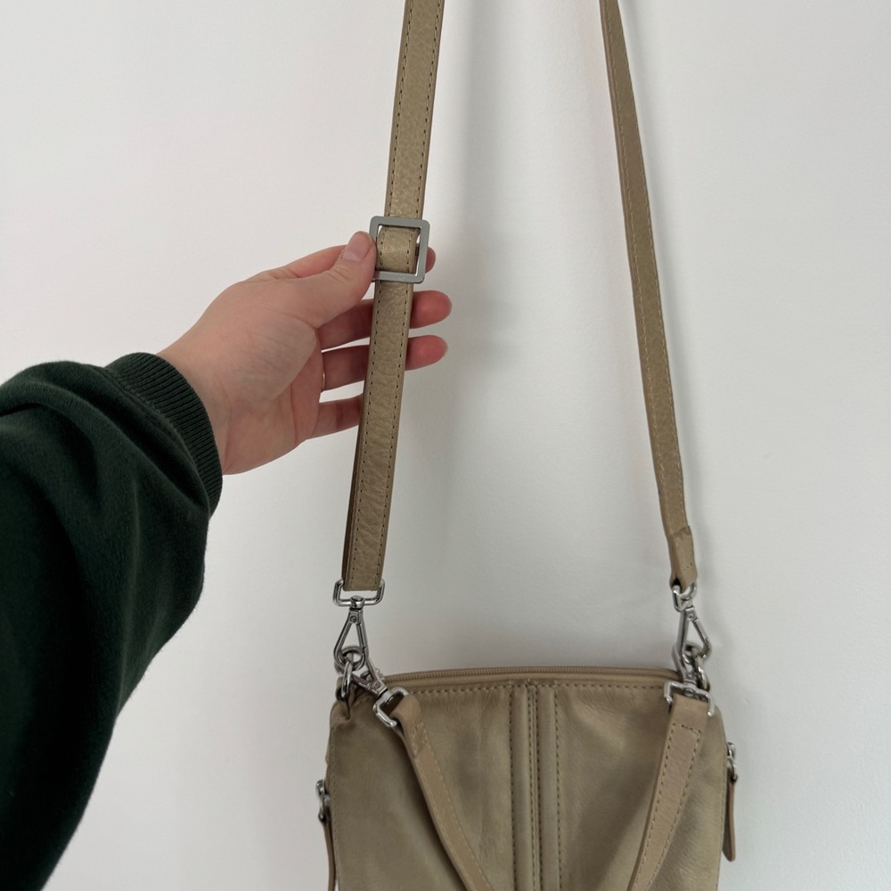 Beautiful Danier Italian Leather Taupe Crossbody Bag Adjustable Strap Minimalist